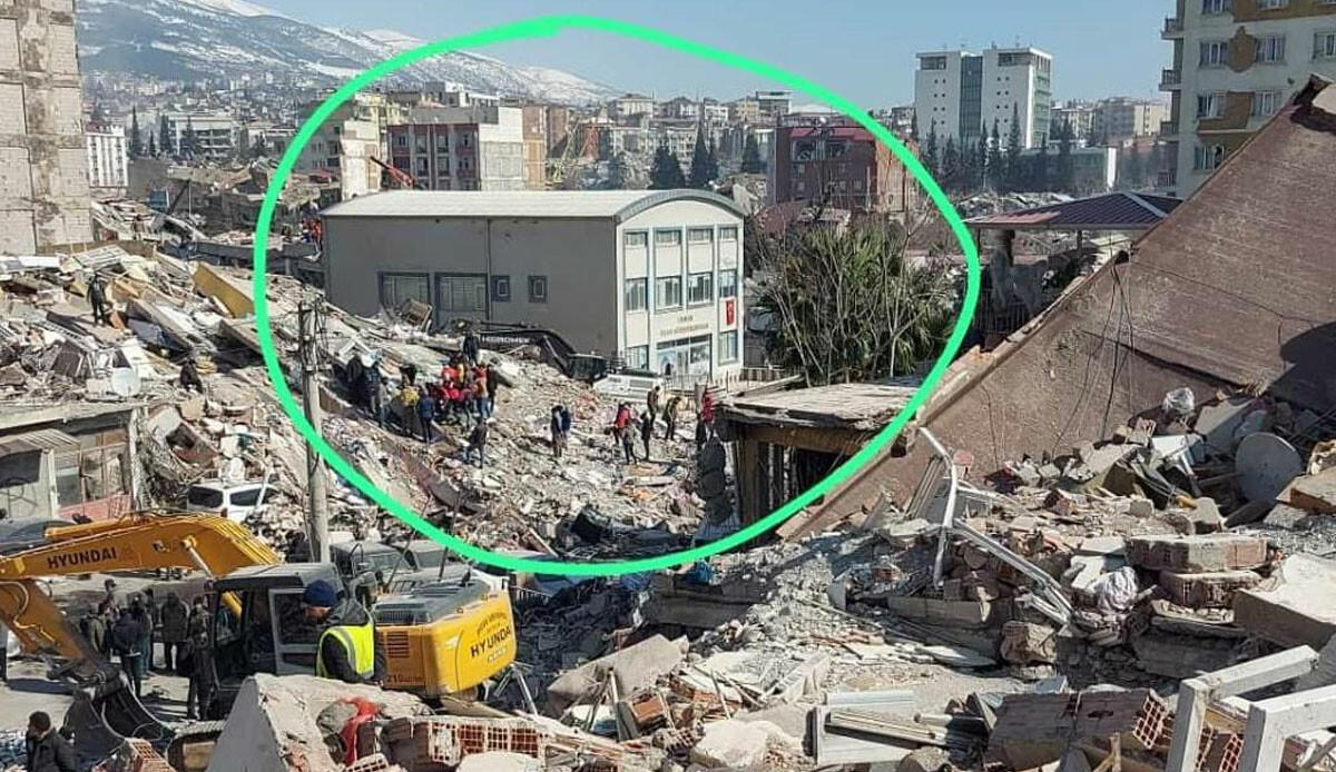 Enkaz yığının ortasında bir tek o sapasağlam kaldı! Asrın felaketinin ibretlik fotoğrafı: Etrafı yıkıldı, İnşaat Mühendisleri Odası binası ayakta kaldı Enkaz yığının ortasında bir tek o sapasağlam kaldı! Asrın felaketinin ibretlik fotoğrafı: Etrafı yıkıldı, İnşaat Mühendisleri Odası binası ayakta kaldı