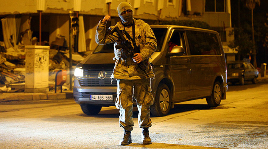 Can da mal da onlara emanet! Mehmetçik deprem bölgesinde, gece gündüz görevde!