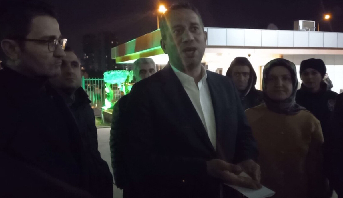 Mersin'deki yurtlarda 'müstehcen görüntü ve nargile' iddiaları asılsız çıktı! CHP'li Başarır gidip yerinde gördü Mersin'deki yurtlarda 'müstehcen görüntü ve nargile' iddiaları asılsız çıktı! CHP'li Başarır gidip yerinde gördü