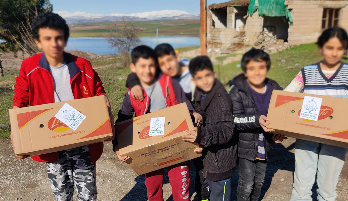 Ümmet Vakfı’ndan Depremzedelere Destek Ümmet Vakfı’ndan Depremzedelere Destek