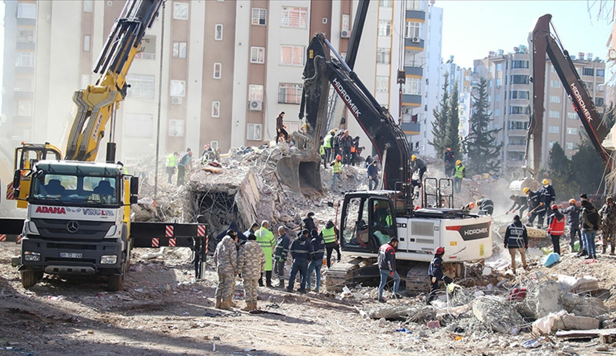 Bakanlık harekete geçti! Adana&#039;da depremde yıkılan binalarda tespit edilen kusurlara ilişkin 62 gözaltı kararı