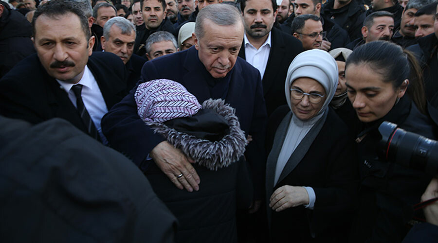 Cumhurbaşkanı Erdoğan, Şanlıurfa'da çadır kenti ziyaret etti: Talimat verdim, TOKİ çalışma başlatacak Cumhurbaşkanı Erdoğan, Şanlıurfa'da çadır kenti ziyaret etti: Talimat verdim, TOKİ çalışma başlatacak