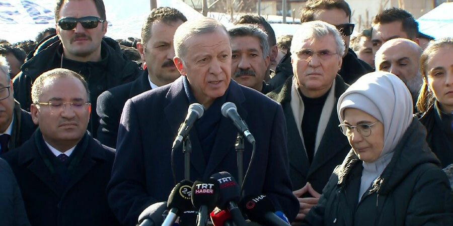 Son Dakika... Cumhurbaşkanı Erdoğan'dan Diyarbakır'da önemli açıklamalar: 99 depreminden 3 kat daha büyük Son Dakika... Cumhurbaşkanı Erdoğan'dan Diyarbakır'da önemli açıklamalar: 99 depreminden 3 kat daha büyük