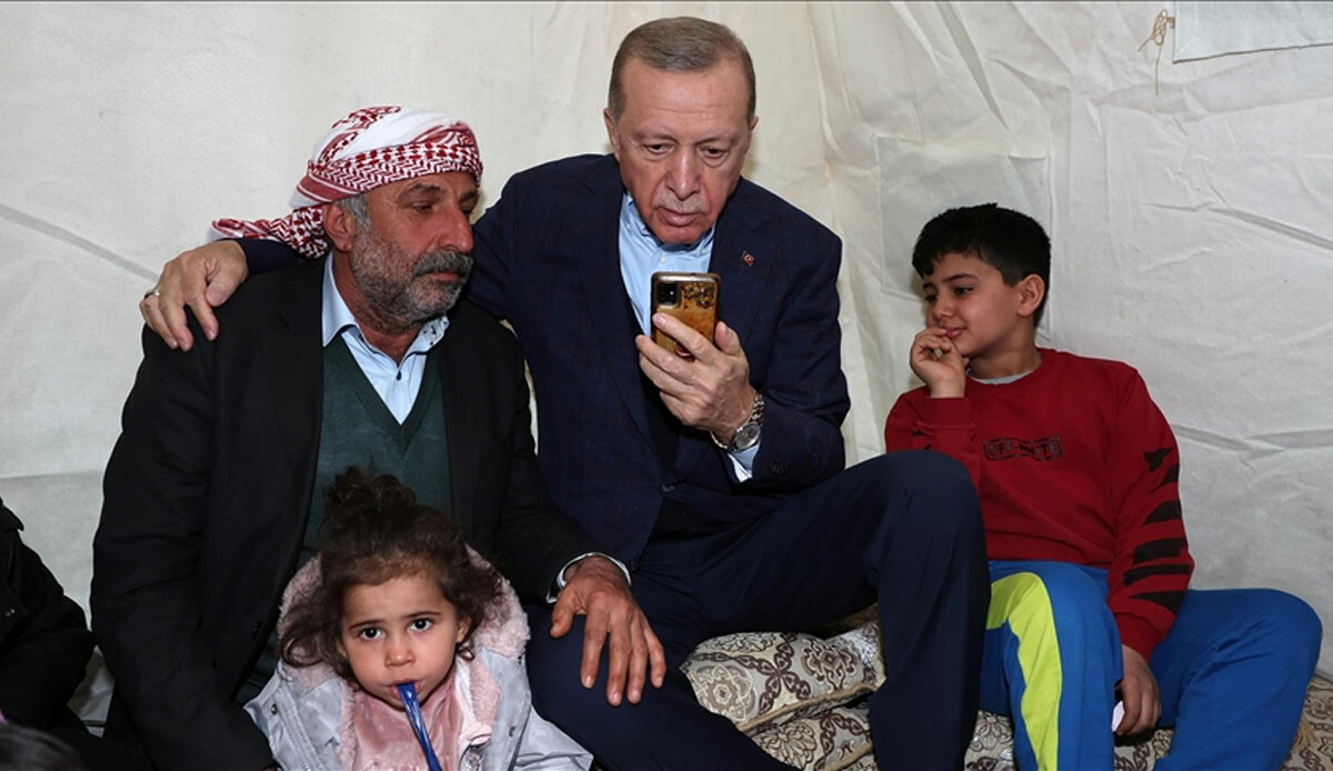 Cumhurbaşkanı Erdoğan, Şanlıurfa'da çadır kenti ziyaret etti: Talimat verdim, TOKİ çalışma başlatacak Cumhurbaşkanı Erdoğan, Şanlıurfa'da çadır kenti ziyaret etti: Talimat verdim, TOKİ çalışma başlatacak