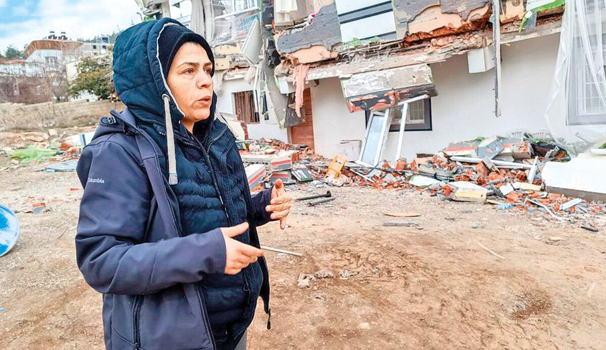 Fatma Teyze enkazdan çıkarılışını anlattı: Askere sarıldım birlikte ağladık Fatma Teyze enkazdan çıkarılışını anlattı: Askere sarıldım birlikte ağladık