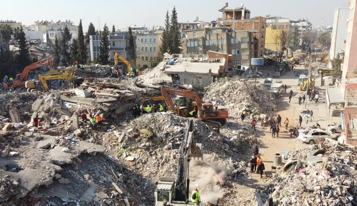 Son dakika! Adıyaman'da yıkılan birçok binanın müteahhitleri kaçarken yakalandı: İlk sözleri pes dedirtti: Vicdanım rahat Son dakika! Adıyaman'da yıkılan birçok binanın müteahhitleri kaçarken yakalandı: İlk sözleri pes dedirtti: Vicdanım rahat