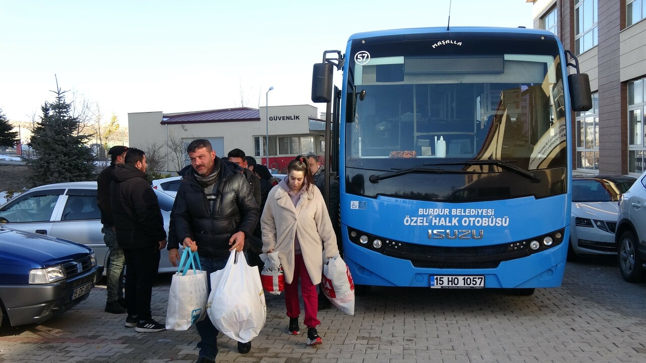 Depremzedeler dehşet anlarını anlattı: Kıyamet gibiydi Depremzedeler dehşet anlarını anlattı: Kıyamet gibiydi