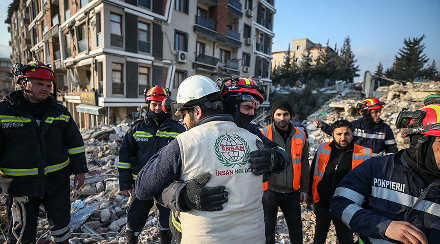 Depremin 7. gününde umut oldu... Mustafa 149 saat sonra enkazdan çıkarıldı! Depremin 7. gününde umut oldu... Mustafa 149 saat sonra enkazdan çıkarıldı!