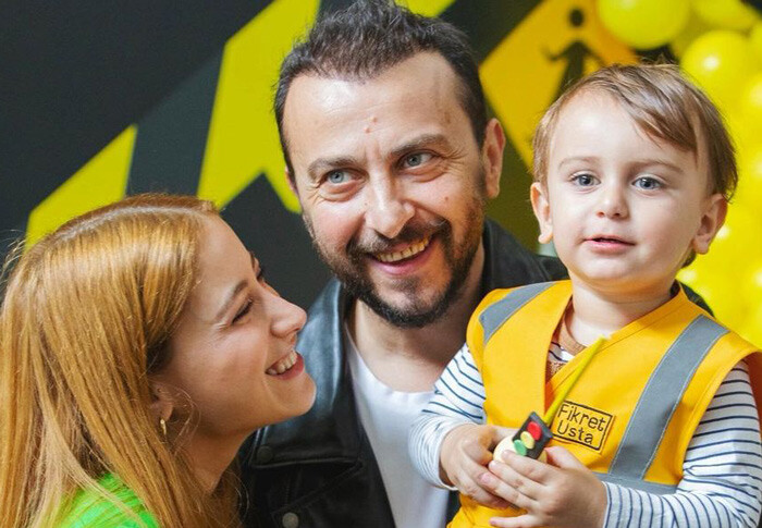 Doğumuna gün sayarken depremzedelerin yardımına koşmuştu… Oyuncu Hazal Kaya anne oldu Doğumuna gün sayarken depremzedelerin yardımına koşmuştu… Oyuncu Hazal Kaya anne oldu