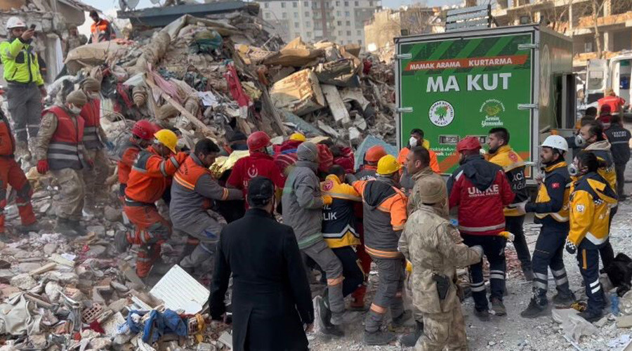 Son dakika deprem haberleri: Türkiye'ye umut oldular! Depremin 8. gününde sevindiren haberler peş peşe geldi Son dakika deprem haberleri: Türkiye'ye umut oldular! Depremin 8. gününde sevindiren haberler peş peşe geldi