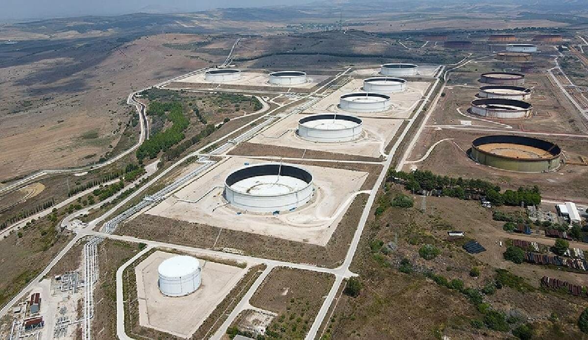 Deprem nedeniyle hasar alan Ceyhan terminalinde sevkiyat yeniden başladı Deprem nedeniyle hasar alan Ceyhan terminalinde sevkiyat yeniden başladı