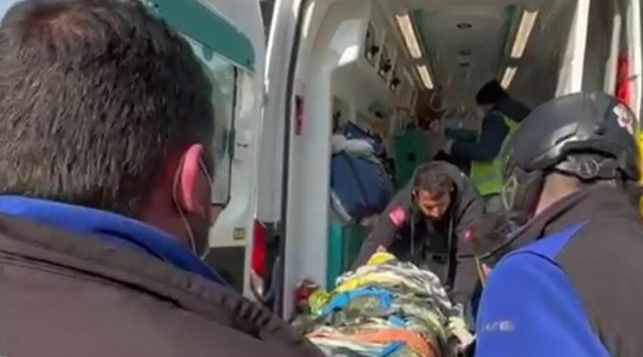 Zaman geçiyor, umut tükenmiyor! Hatay’da 155. saatte gelen kurtuluşun adı ‘Tolga’