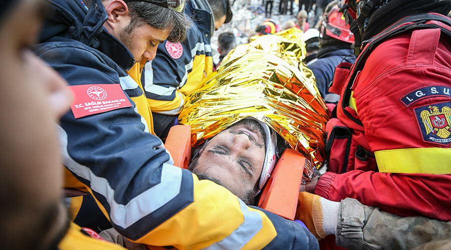 Depremin 7. gününde umut oldu... Mustafa 149 saat sonra enkazdan çıkarıldı! Depremin 7. gününde umut oldu... Mustafa 149 saat sonra enkazdan çıkarıldı!
