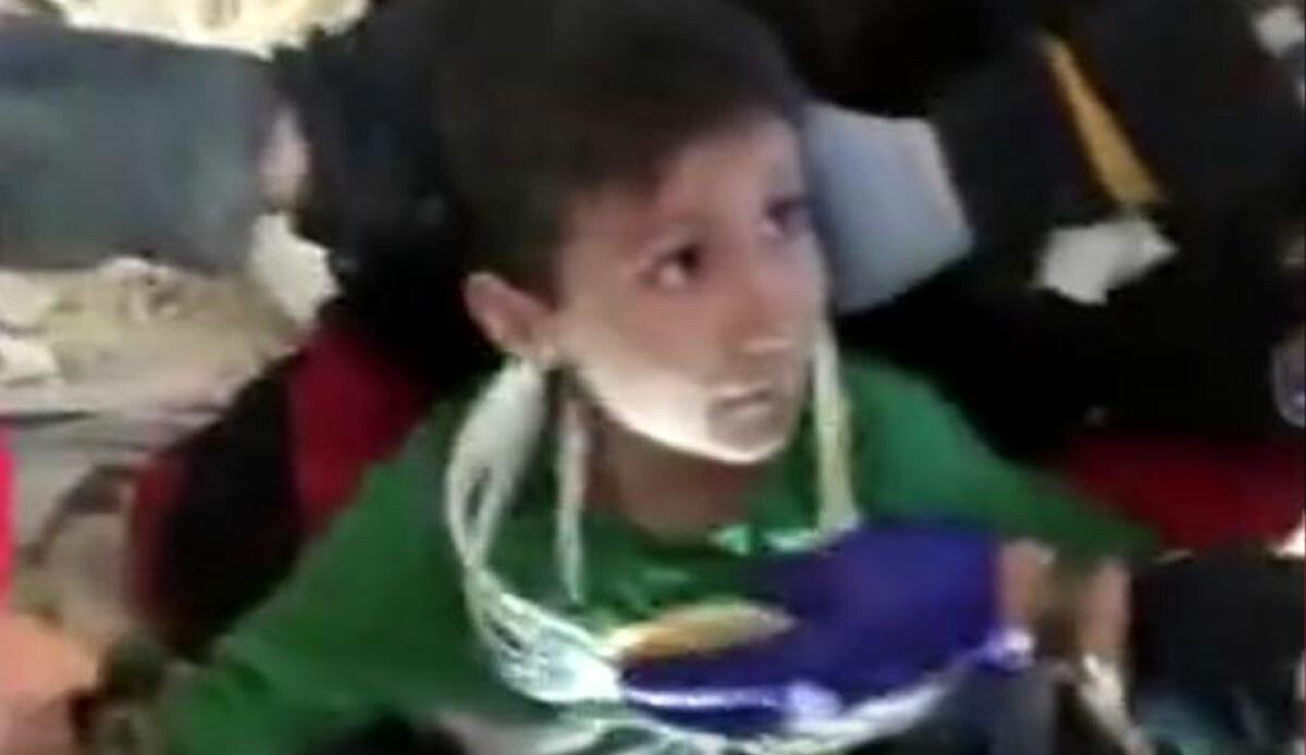 156 saat sonra enkazdan çıktı! 9 yaşındaki Semih'in, 'Ne istiyorsun?' sorusuna gülümseten cevabı 156 saat sonra enkazdan çıktı! 9 yaşındaki Semih'in, 'Ne istiyorsun?' sorusuna gülümseten cevabı