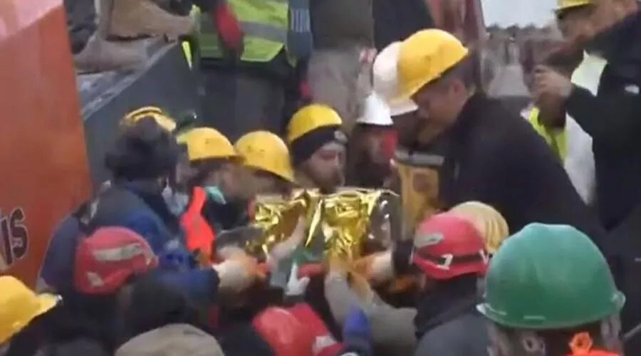 Son dakika deprem haberleri: Türkiye'ye umut oldular! Depremin 8. gününde sevindiren haberler peş peşe geldi Son dakika deprem haberleri: Türkiye'ye umut oldular! Depremin 8. gününde sevindiren haberler peş peşe geldi