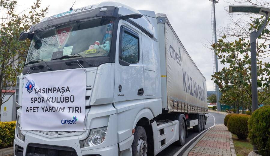 Kasımpaşa kafilesini otel değişikliği kurtardı! Kaleci Erdem Canpolat deprem gününü anlattı Kasımpaşa kafilesini otel değişikliği kurtardı! Kaleci Erdem Canpolat deprem gününü anlattı