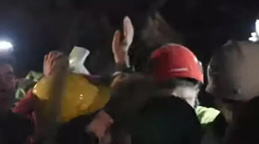 Son dakika deprem haberleri: Türkiye'ye umut oldular! Depremin 8. gününde sevindiren haberler peş peşe geldi Son dakika deprem haberleri: Türkiye'ye umut oldular! Depremin 8. gününde sevindiren haberler peş peşe geldi