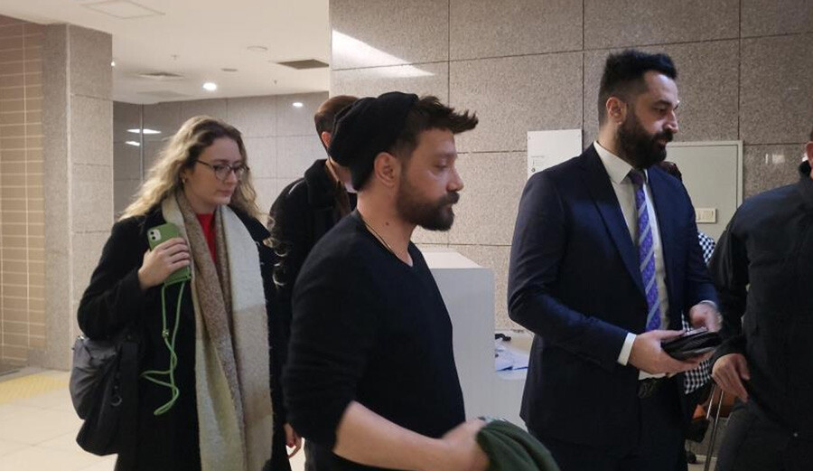 Son dakika: Oğuzhan Uğur 'halkı yanıltıcı bilgiyi alenen yayma' gerekçesiyle ifade verdi Son dakika: Oğuzhan Uğur 'halkı yanıltıcı bilgiyi alenen yayma' gerekçesiyle ifade verdi
