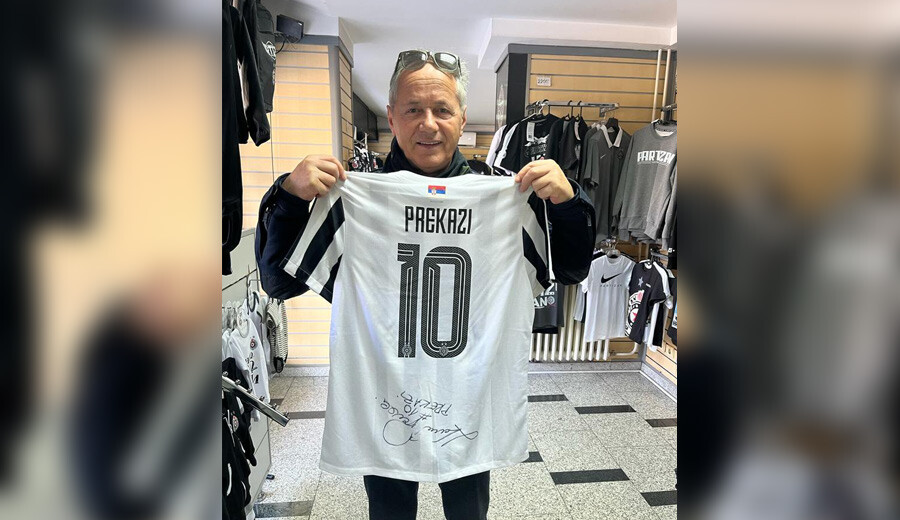 Bravo Prekazi, bravo Prekazi! Cevad Prekazi imzalı Galatasaray formasını depremzedeler için sattı, sıra Partizan formasında Bravo Prekazi, bravo Prekazi! Cevad Prekazi imzalı Galatasaray formasını depremzedeler için sattı, sıra Partizan formasında