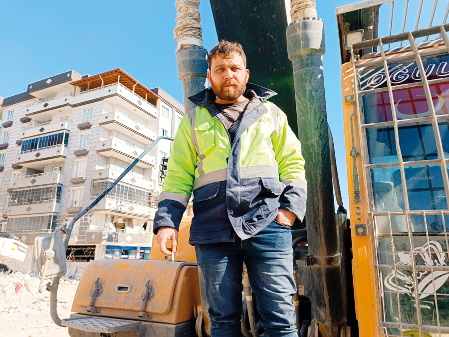 Millet dimdik sahada! Deprem bölgesinde inanılmaz seferberlik