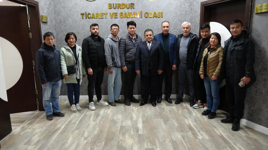 Çinli Firmalar, depremzedeler için AFAD'a 1 milyon 700 bin TL bağışta bulundu Çinli Firmalar, depremzedeler için AFAD'a 1 milyon 700 bin TL bağışta bulundu