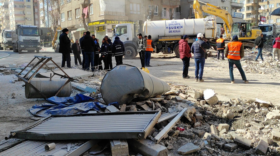 Deprem soruşturmasında gözaltı kararı verilmişti... 3 kişinin enkaz altında öldüğü açıklandı