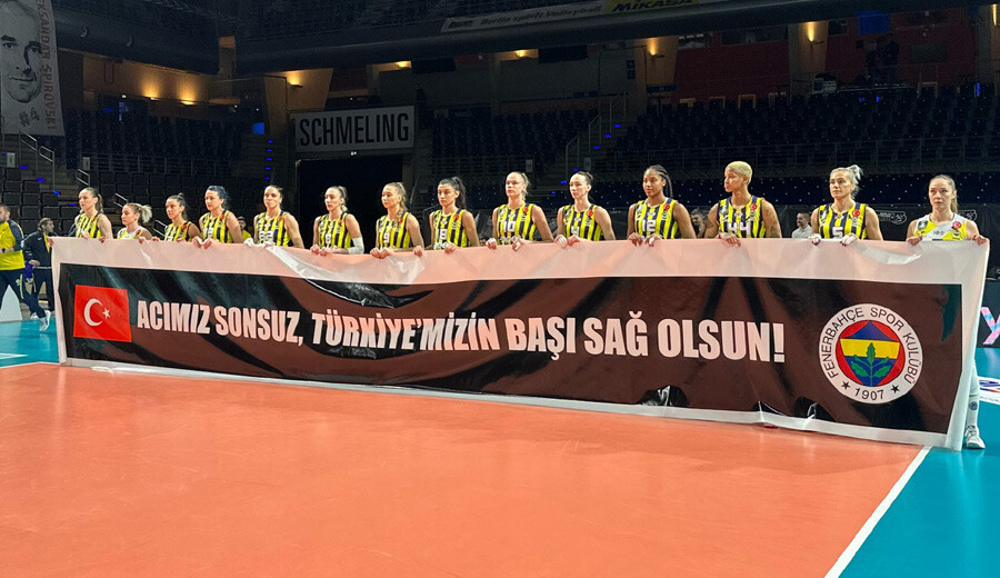 Fenerbahçe Opet - LKS Commercecon (3-0) Fenerbaçhe CEV Şampiyonlar Ligi'nde play-off turuna yükseldi Fenerbahçe Opet - LKS Commercecon (3-0) Fenerbaçhe CEV Şampiyonlar Ligi'nde play-off turuna yükseldi