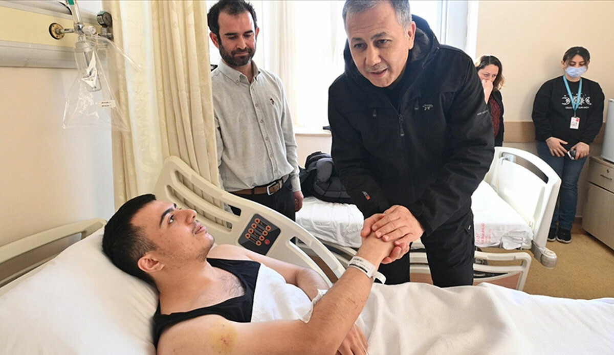 İstanbul'da tedavi gören depremzedelerden 5 bin 733'ü taburcu edildi İstanbul'da tedavi gören depremzedelerden 5 bin 733'ü taburcu edildi