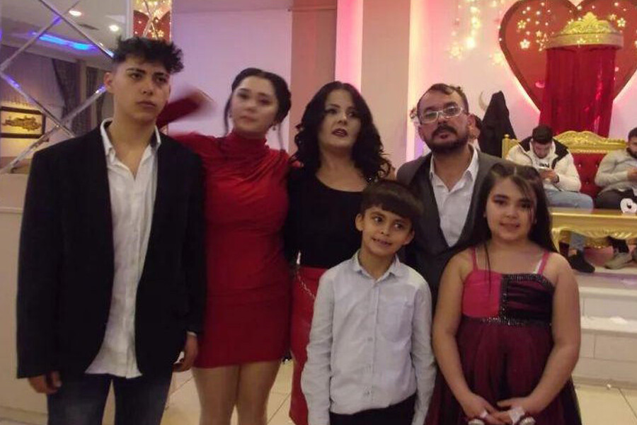En mutlu günleri meğer son günleriymiş... Gelin ve damat düğün gecesi depremde öldü En mutlu günleri meğer son günleriymiş... Gelin ve damat düğün gecesi depremde öldü