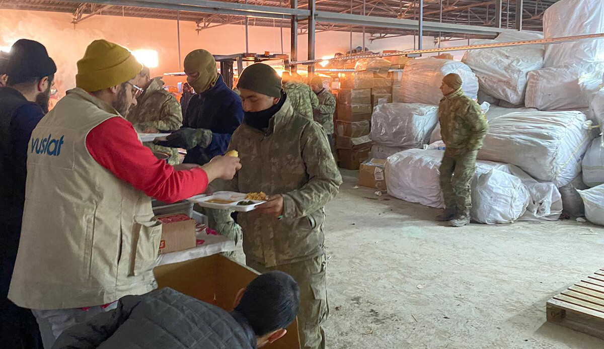 Vuslat Yardımlaşma ve Dayanışma Derneğinin deprem bölgelerindeki faaliyetleri