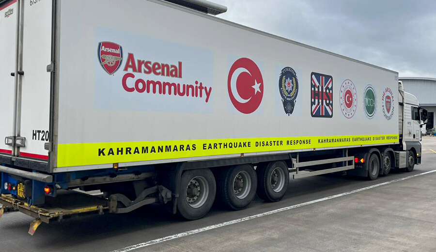 Arsenal ve Kral 3. Charles'ın gönderdiği yardımlar deprem bölgesine ulaştırıldı