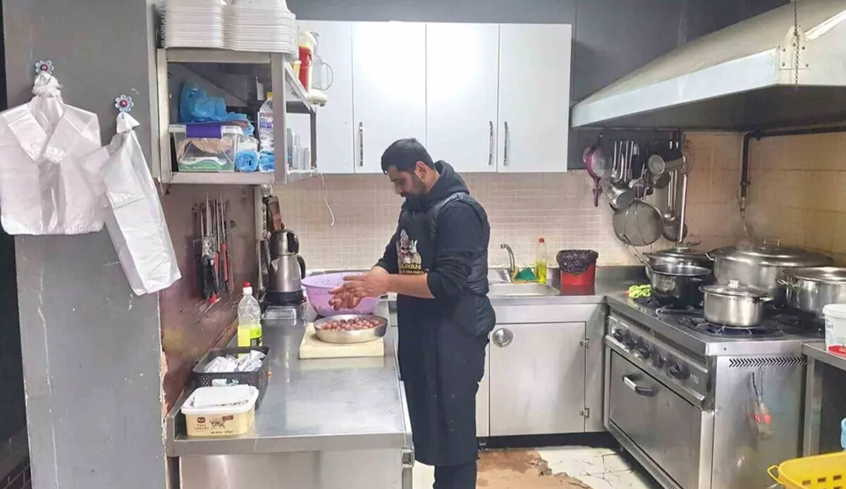 Balıkesirli çift depremzedeler için nişanından vazgeçti: Töreni iptal edip parasını bağışladılar Balıkesirli çift depremzedeler için nişanından vazgeçti: Töreni iptal edip parasını bağışladılar