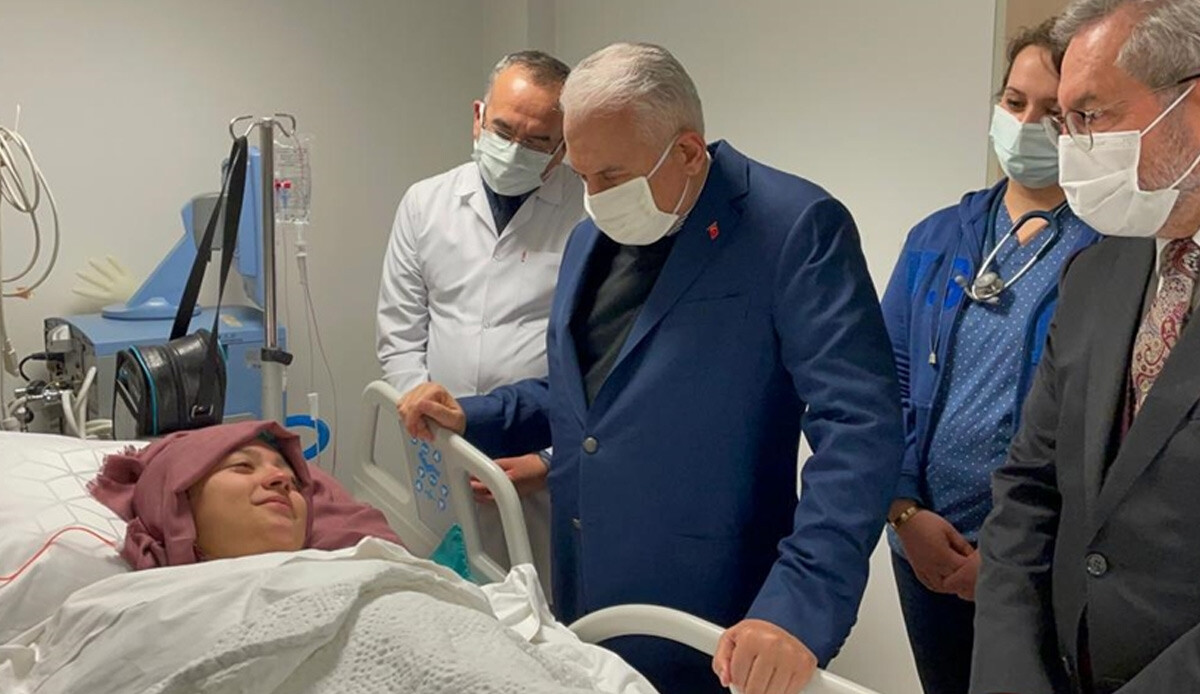 Binali Yıldırım, enkazdan 248&#039;inci saatte kurtarılan Aleyna Ölmez&#039;i ziyaret etti