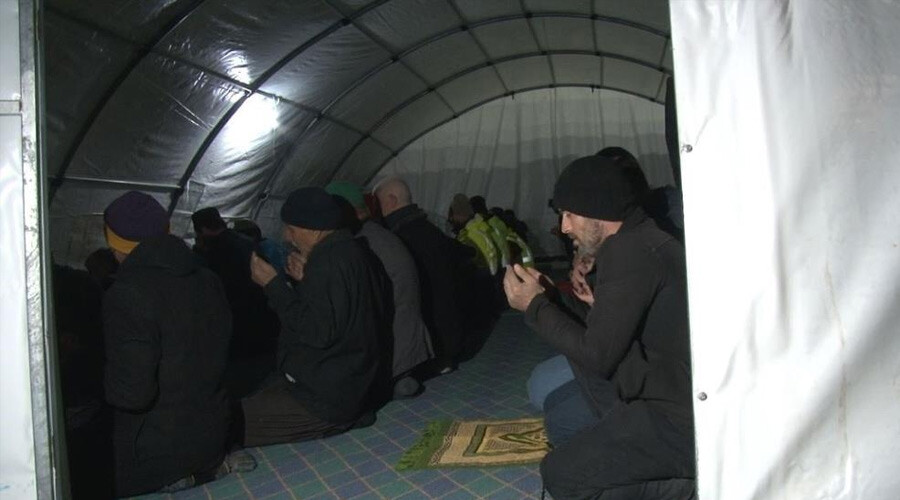 Miraç Kandili çadır mescitte idrak edildi, yitirilen canlar dualarla anıldı