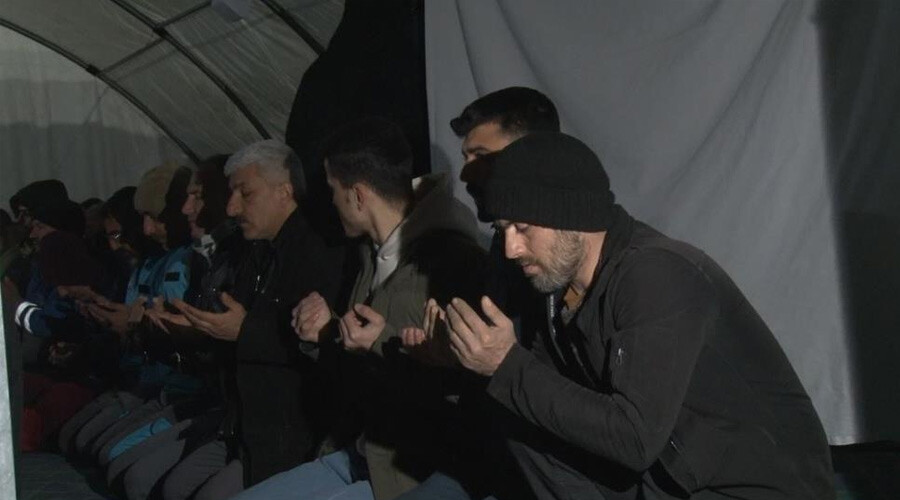 Miraç Kandili çadır mescitte idrak edildi, yitirilen canlar dualarla anıldı