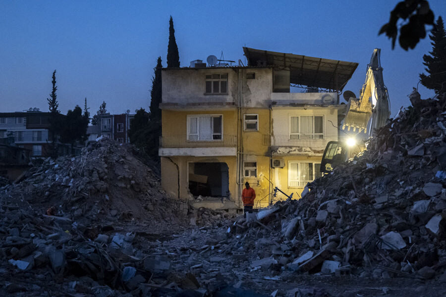 300 bin afet evinin yarısı yardımlardan