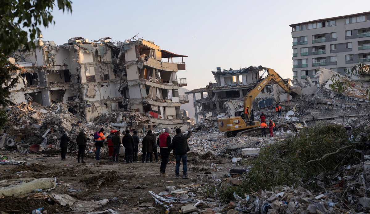 Yüzyılın felaketinde 12. güne girildi: Can kaybı 39 bin 672'ye yükseldi Yüzyılın felaketinde 12. güne girildi: Can kaybı 39 bin 672'ye yükseldi