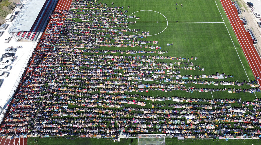Yitirilen canlara veda... Hatay'da depremde hayatını kaybedenler için gıyabi cenaze namazı kılındı