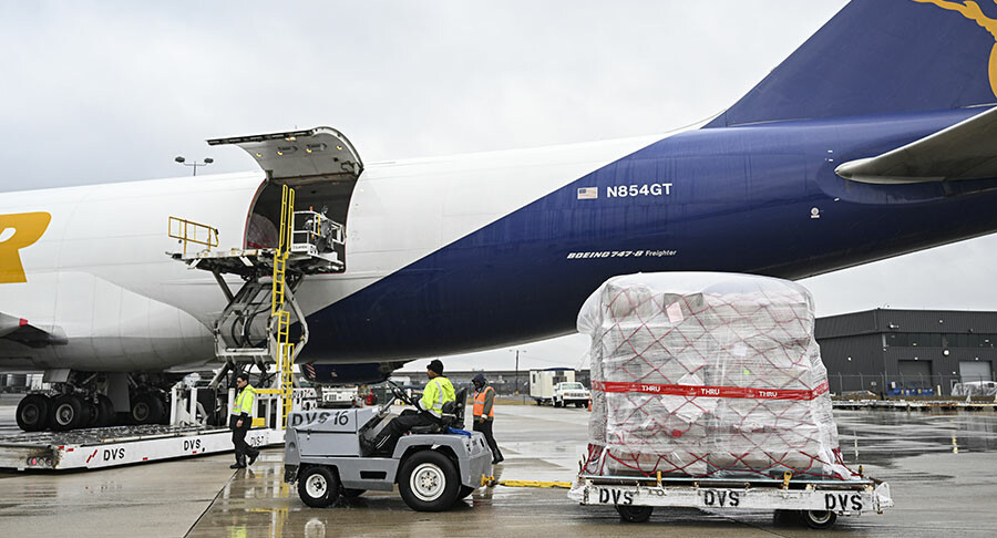 ABD'li Türklerden 60 tonluk deprem yardımı