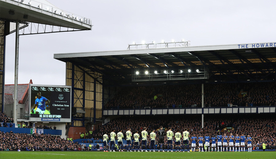 Christian Atsu Premier League'de saygı duruşuyla anıldı... Chelsea, Everton Newcastle eski futbolcusunu unutmadı