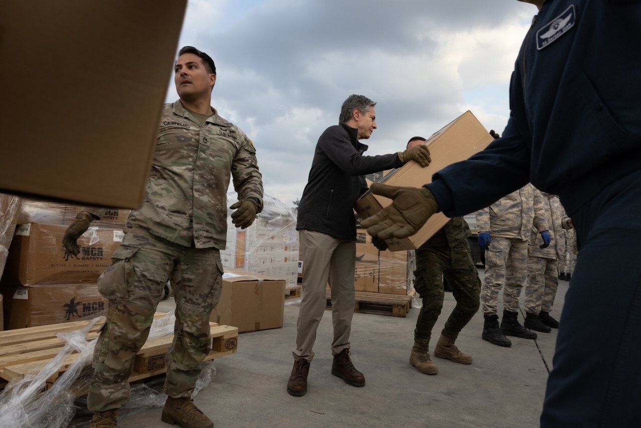 ABD deprem yardımını 185 milyon dolara çıkardığını duyurdu