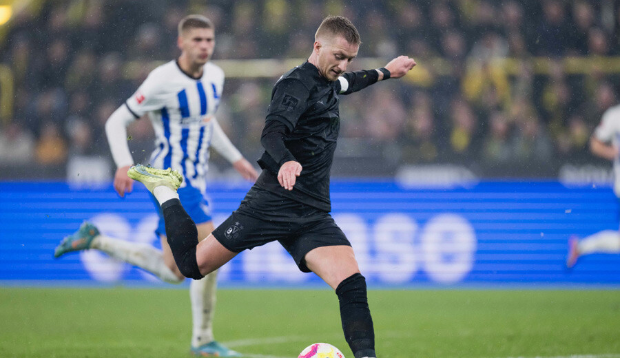 Borussia Dortmund - Hertha Berlin (4-1 Özet) Bundesliga'da şampiyonluk yarışı 3 takımla devam ediyor Borussia Dortmund - Hertha Berlin (4-1 Özet) Bundesliga'da şampiyonluk yarışı 3 takımla devam ediyor