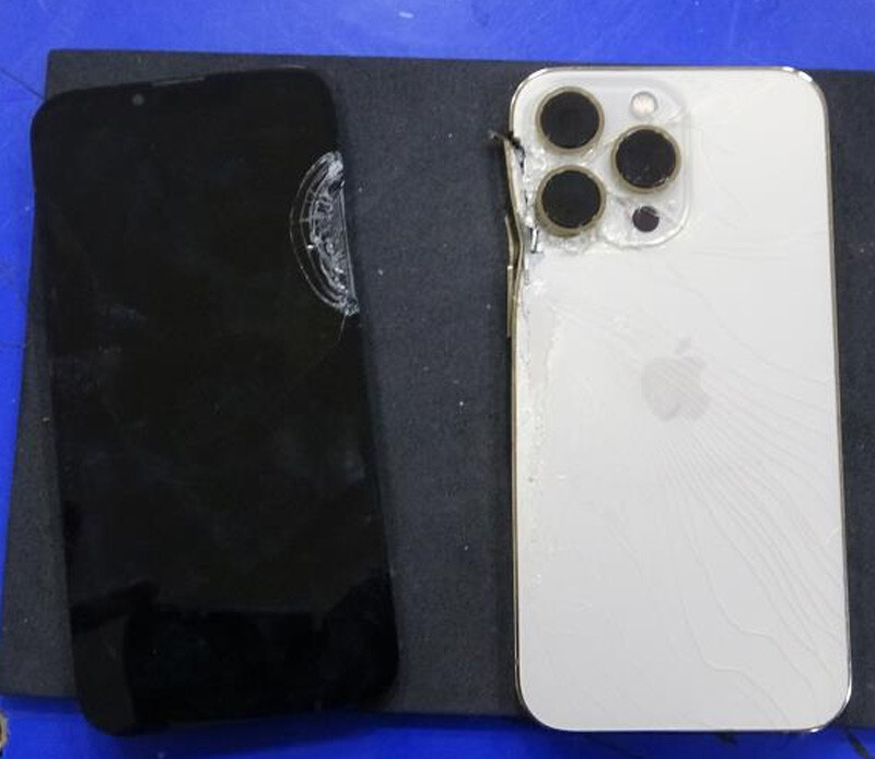 Cebindeki telefon hayatını kurtardı! Telefon maganda kurşununa galip geldi