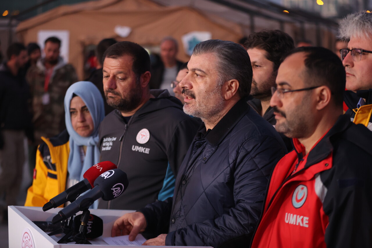 Bakan Koca'dan afet bölgesinde salgın hastalık açıklaması