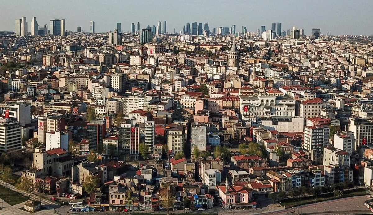 İstanbul'da en az 85 bin bina hasarlı! Acilen Türkiye’yi dönüştürmeliyiz İstanbul'da en az 85 bin bina hasarlı! Acilen Türkiye’yi dönüştürmeliyiz
