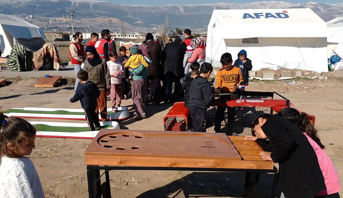 Yardım Kampüsü depremzedelere hizmet veriyor