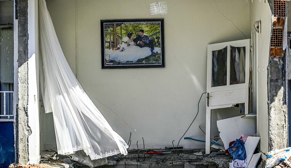 Asrın felaketinden geriye yarım kalan hayatlar kaldı
