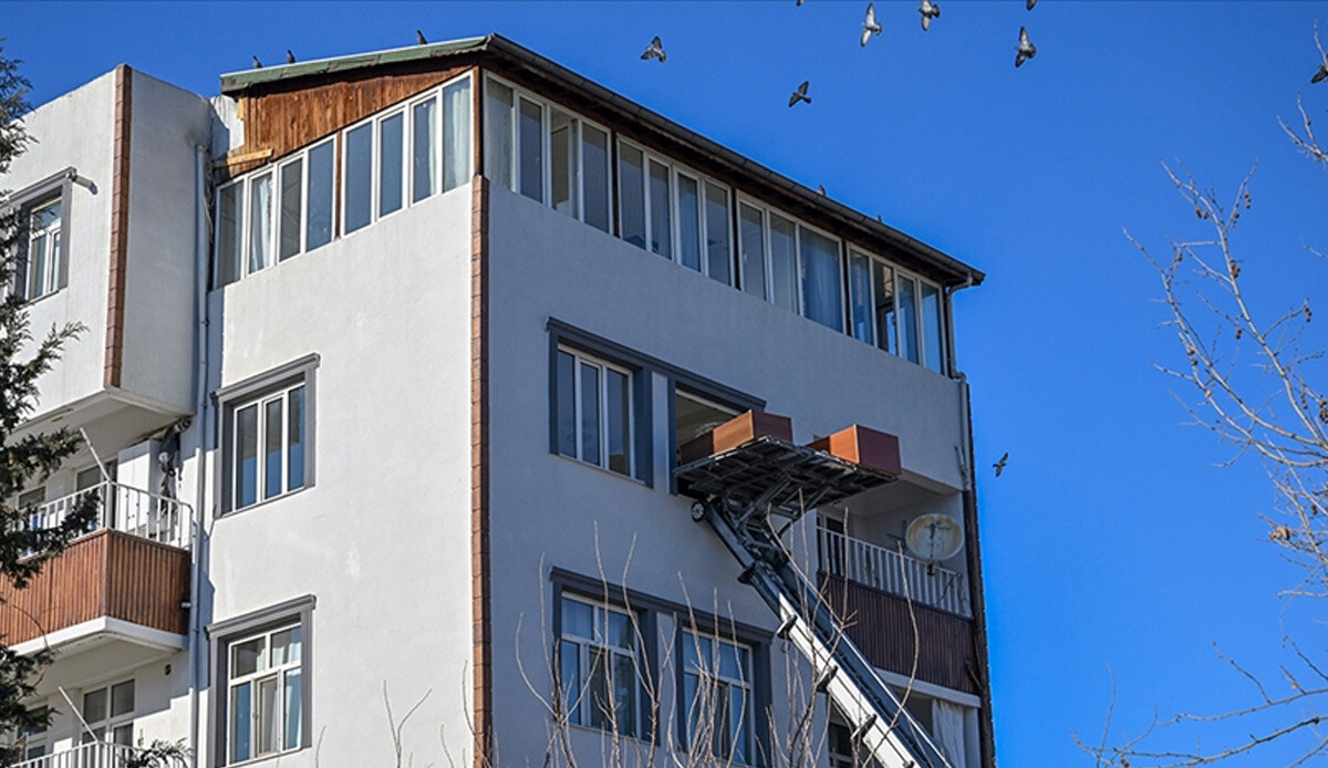 Gaziantep'te ağır hasarlı binalardan eşya alımı durduruldu Gaziantep'te ağır hasarlı binalardan eşya alımı durduruldu