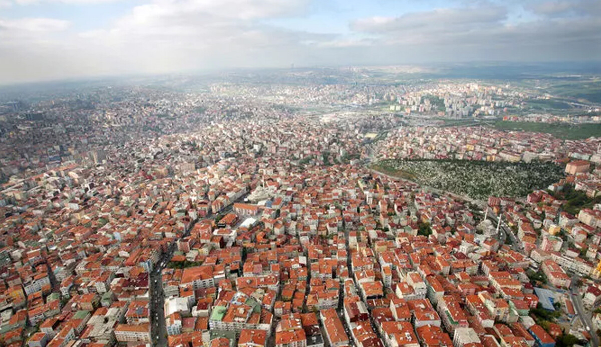 Deprem İstanbul'da dengeleri değiştirdi: Eski evlerin fiyatları düştü Deprem İstanbul'da dengeleri değiştirdi: Eski evlerin fiyatları düştü