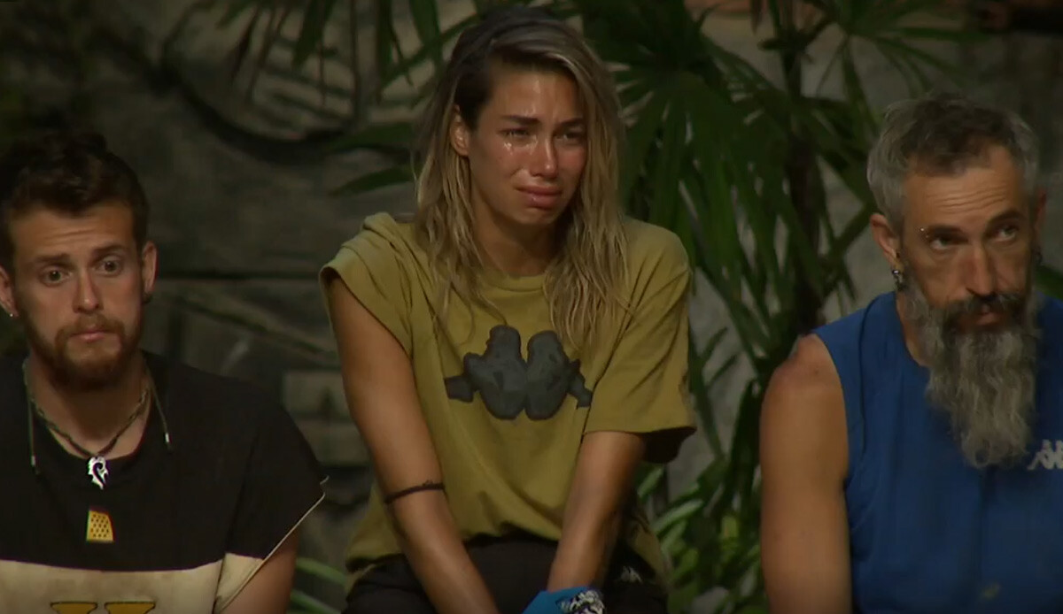 Survivor yarışmacılarına deprem felaketini Acun Ilıcalı konseyde açıkladı, gözyaşları sel oldu